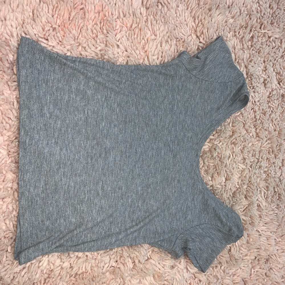 Light grey AEO tøp